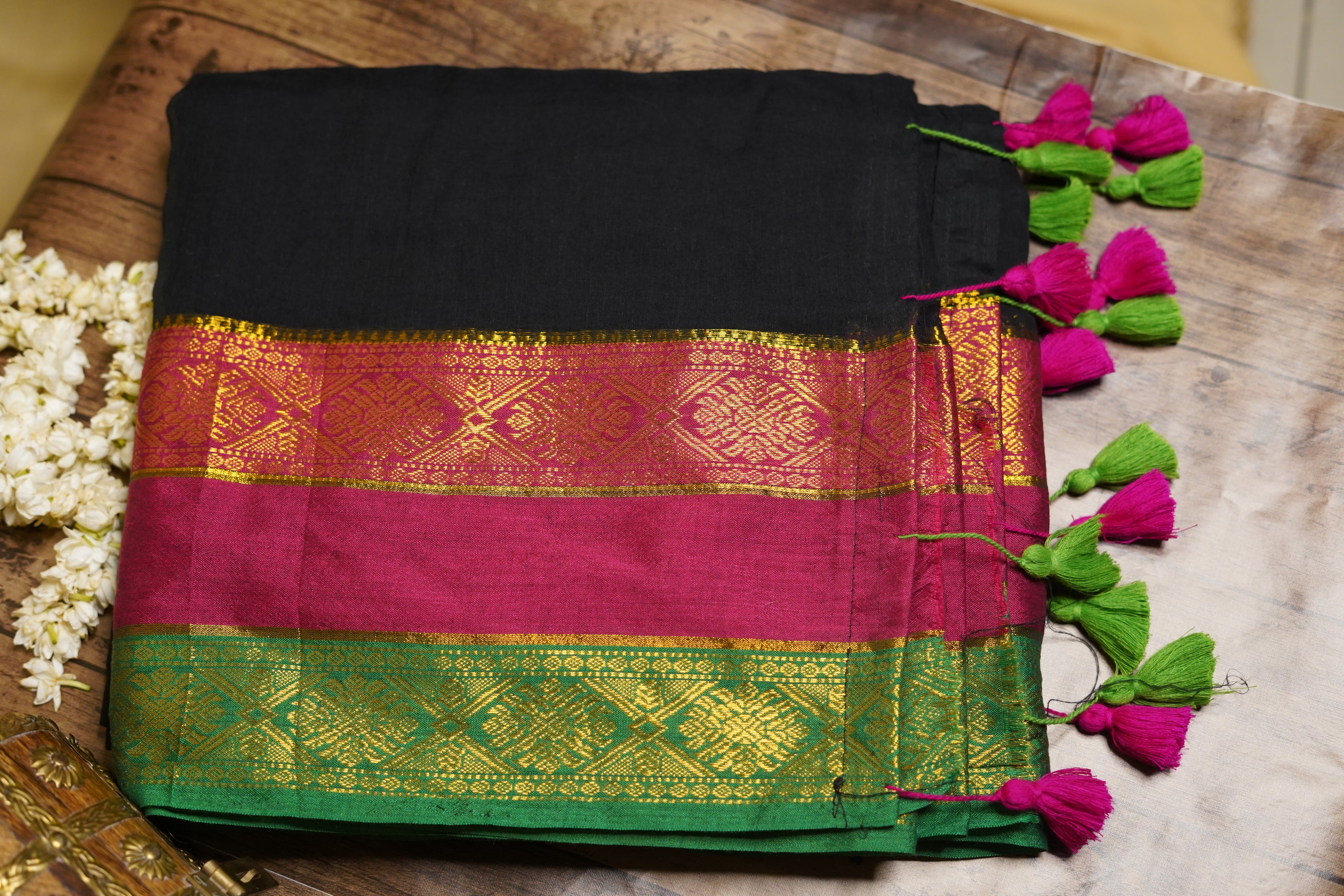 Yamini Mul Cotton Saree